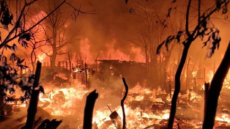 টেকনাফে রোহিঙ্গা ক্যাম্পে ভয়াবহ অগ্নিকাণ্ড