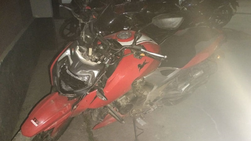 মোটরসাইকেল নিয়ন্ত্রণ হারিয়ে চালকসহ নিহত ২