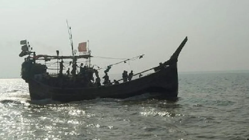 বাংলাদেশি ৯ জেলেকে ধরে নিয়ে গেল আরাকান আর্মি